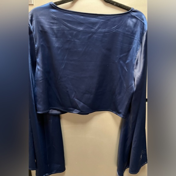 Gorgeous Navy and Gold Pattern Skirt & Top Set - Picture 4 of 5